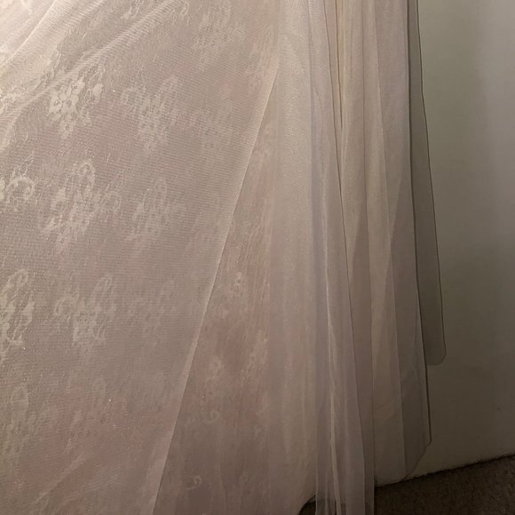 BCBG slightly off white prom/wedding dress - Picture 3 of 14